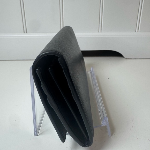 Fendi Women’s Black Long Leather Wallet with Gold Accent - Picture 3 of 13